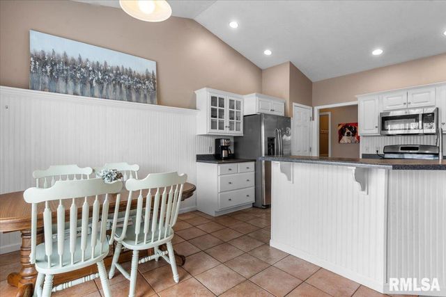 416 Fox Glove Crest, Chatham, IL 62629