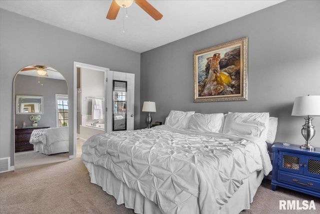 416 Fox Glove Crest, Chatham, IL 62629