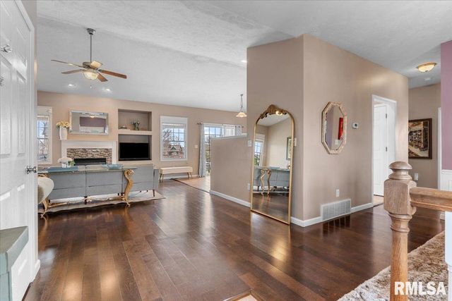 416 Fox Glove Crest, Chatham, IL 62629