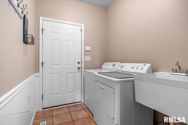 416 Fox Glove Crest, Chatham, IL 62629