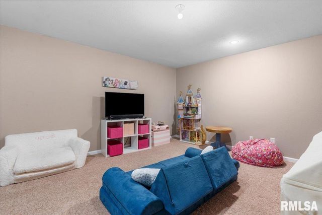 416 Fox Glove Crest, Chatham, IL 62629