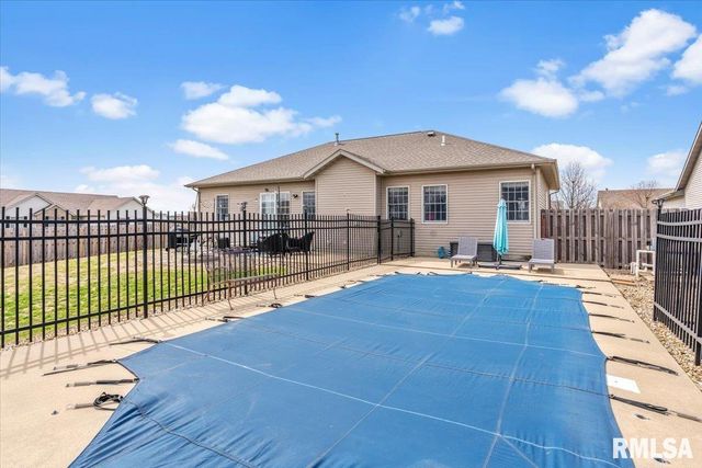 416 Fox Glove Crest, Chatham, IL 62629