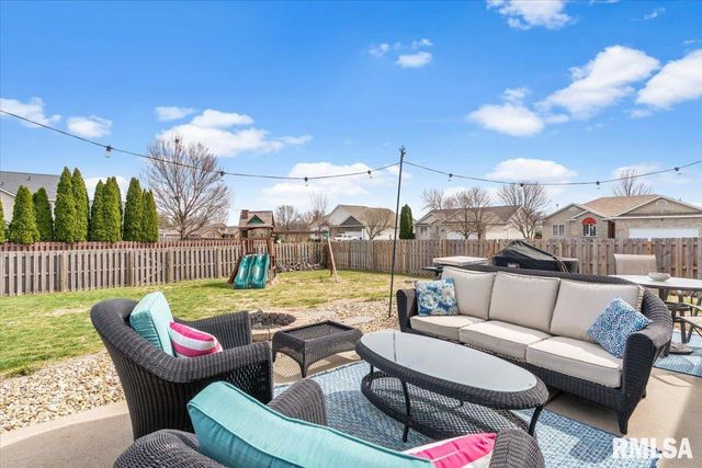 416 Fox Glove Crest, Chatham, IL 62629