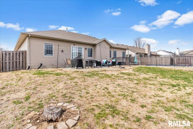 416 Fox Glove Crest, Chatham, IL 62629