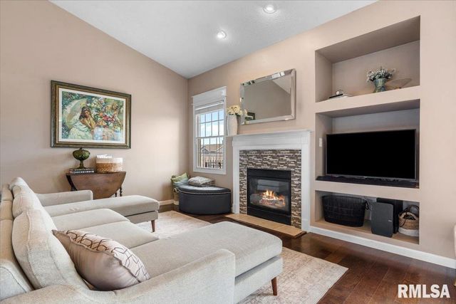 416 Fox Glove Crest, Chatham, IL 62629