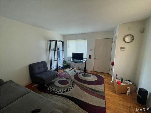 8552 Church Road, St Louis, MO 63147