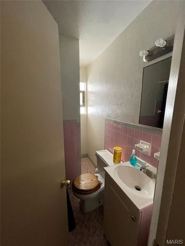 8552 Church Road, St Louis, MO 63147