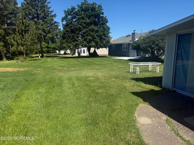 485 Saint Thomas Drive, Toms River, NJ 08757