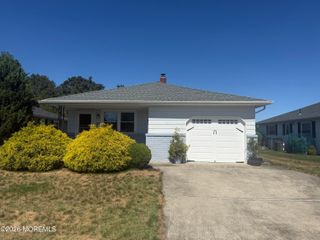 485 Saint Thomas Drive, Toms River, NJ 08757