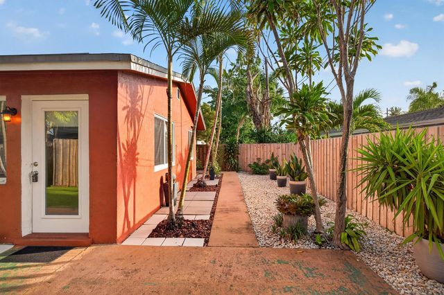 1720 NE 8th Avenue, Fort Lauderdale, FL 33305