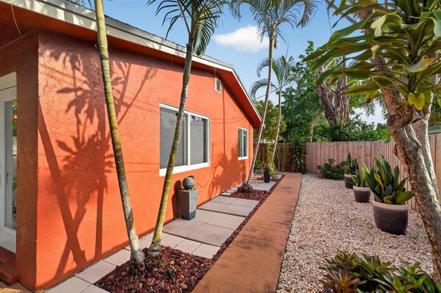 1720 NE 8th Avenue, Fort Lauderdale, FL 33305
