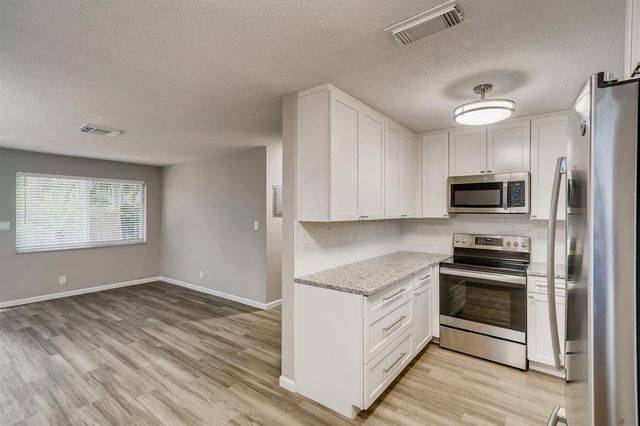 1720 NE 8th Avenue, Fort Lauderdale, FL 33305