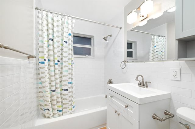 1720 NE 8th Avenue, Fort Lauderdale, FL 33305