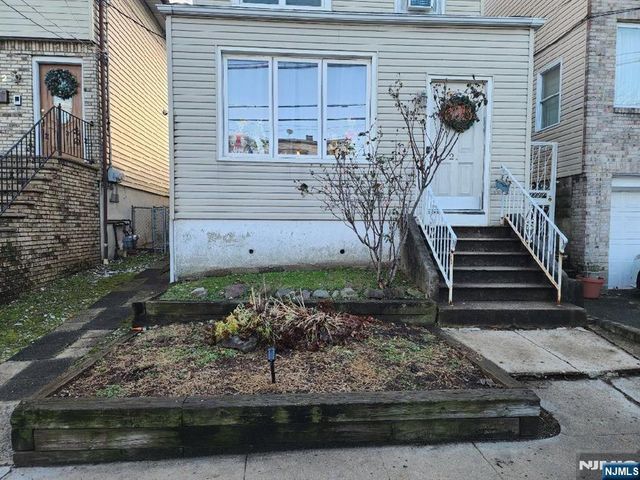 24 54th Street, Bayonne, NJ 07002