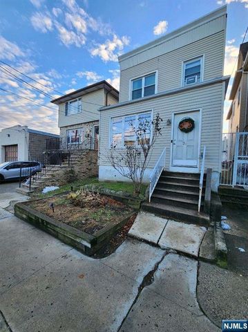 24 54th Street, Bayonne, NJ 07002