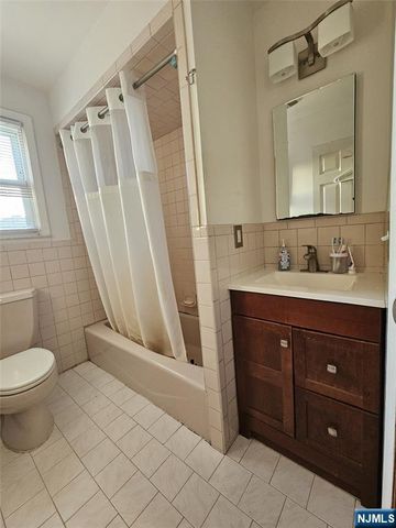 24 54th Street, Bayonne, NJ 07002