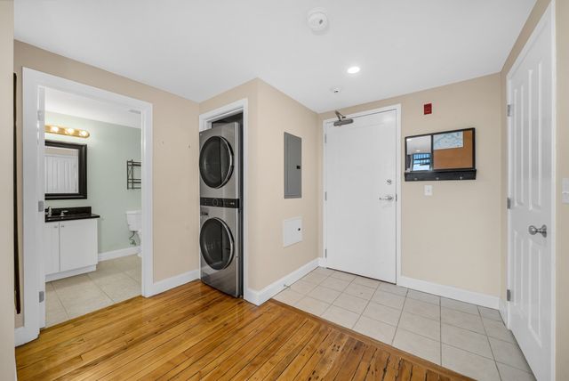 10 Kearney Sq 307, Lowell, MA 01852