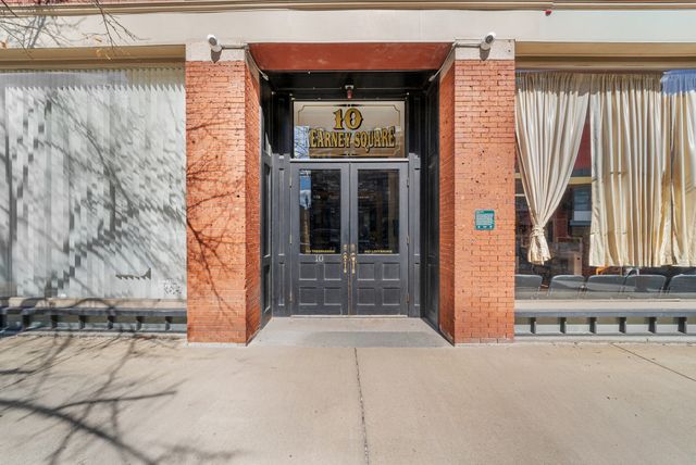 10 Kearney Sq 307, Lowell, MA 01852