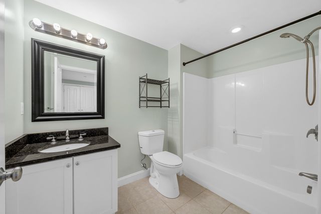 10 Kearney Sq 307, Lowell, MA 01852