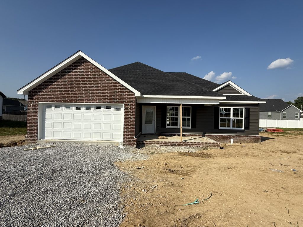 53 Hilltop St, Manchester, TN 37355