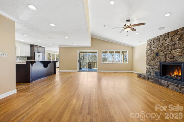 8 Covewood Road, Asheville, NC 28805