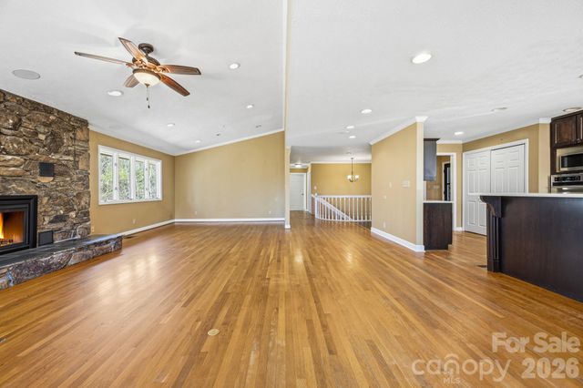 8 Covewood Road, Asheville, NC 28805