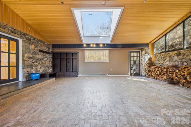 8 Covewood Road, Asheville, NC 28805