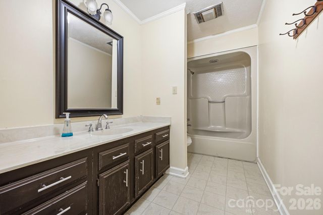 8 Covewood Road, Asheville, NC 28805
