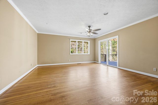 8 Covewood Road, Asheville, NC 28805