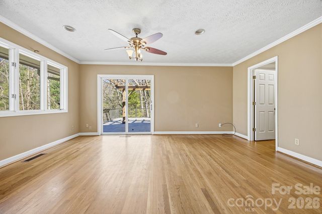 8 Covewood Road, Asheville, NC 28805