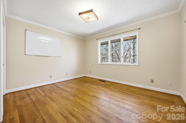 8 Covewood Road, Asheville, NC 28805