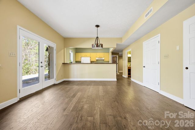 8 Covewood Road, Asheville, NC 28805