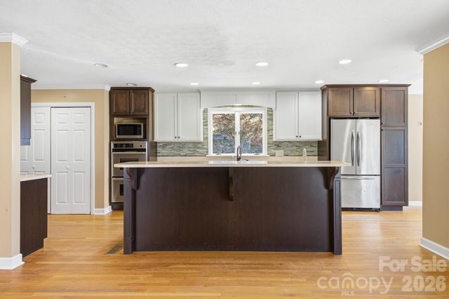 8 Covewood Road, Asheville, NC 28805
