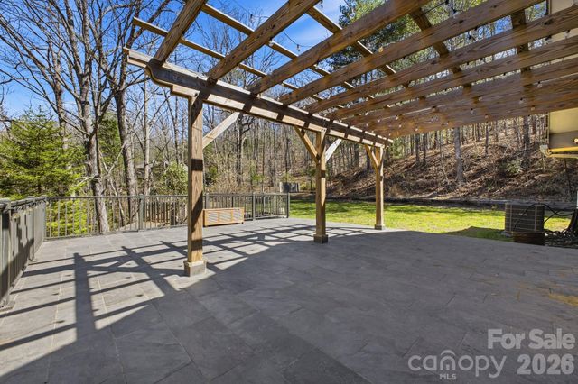 8 Covewood Road, Asheville, NC 28805