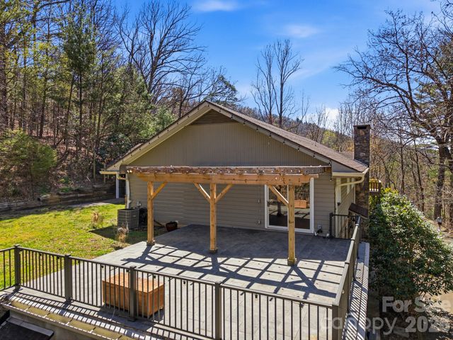 8 Covewood Road, Asheville, NC 28805