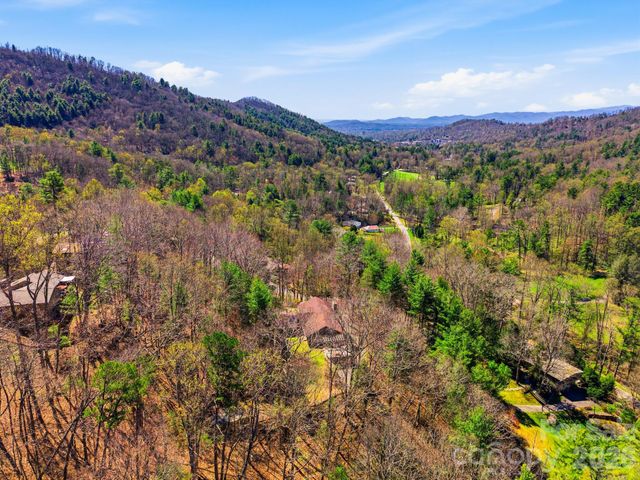 8 Covewood Road, Asheville, NC 28805