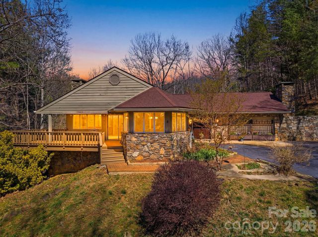 8 Covewood Road, Asheville, NC 28805