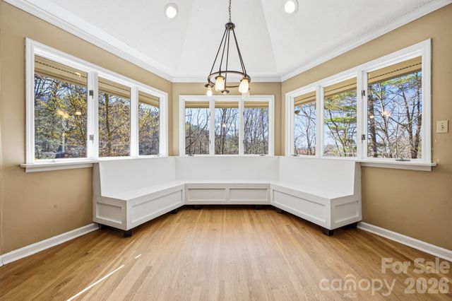 8 Covewood Road, Asheville, NC 28805