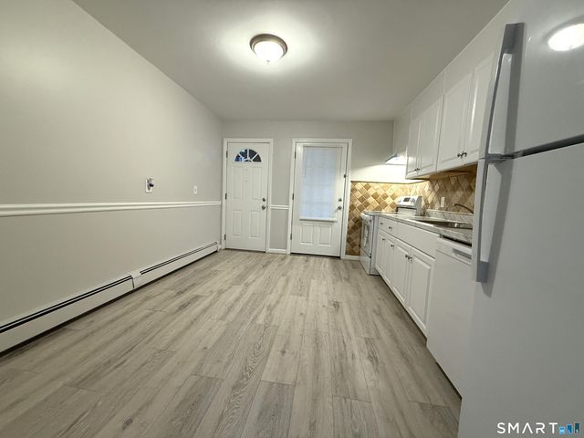 204 Cherry Hill Drive 1B, Bridgeport, CT 06606