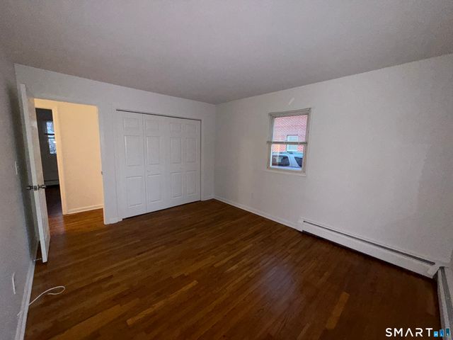 204 Cherry Hill Drive 1B, Bridgeport, CT 06606