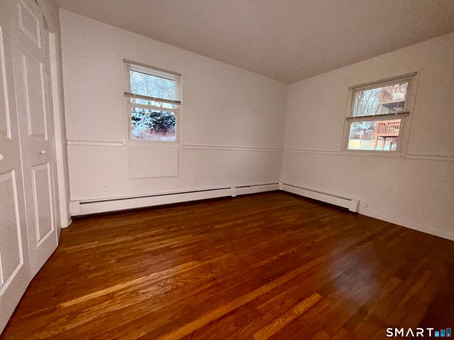 204 Cherry Hill Drive 1B, Bridgeport, CT 06606