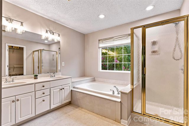 5477 Cambridge Bay Drive, Charlotte, NC 28269