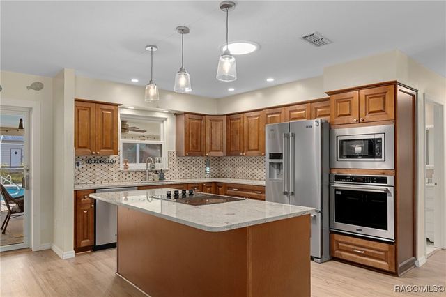 8303 N Marinazzo Terrace, Crystal River, FL 34428