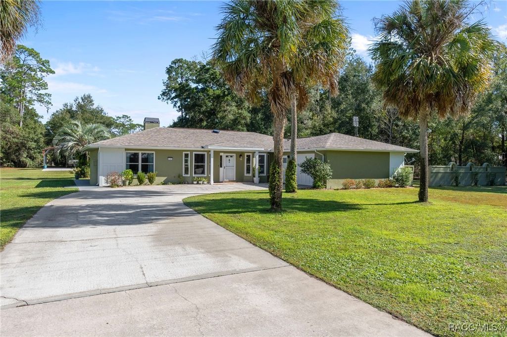 8303 N Marinazzo Terrace, Crystal River, FL 34428