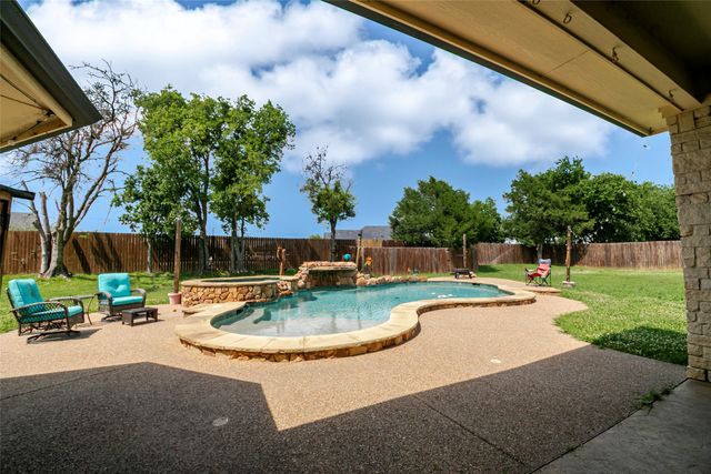 611 Fawn Trail, Tioga, TX 76271