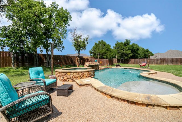 611 Fawn Trail, Tioga, TX 76271