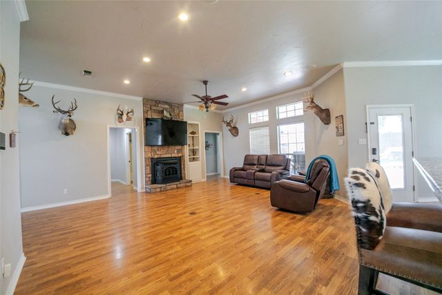 611 Fawn Trail, Tioga, TX 76271