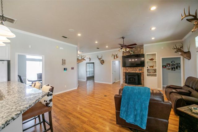 611 Fawn Trail, Tioga, TX 76271