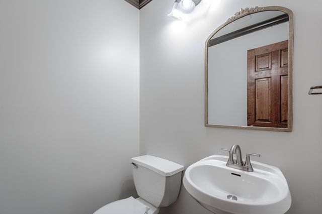 203 Parkwood Drive, Valparaiso, IN 46383