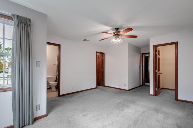 203 Parkwood Drive, Valparaiso, IN 46383